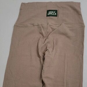 Daily Drills Ribbed Leggings